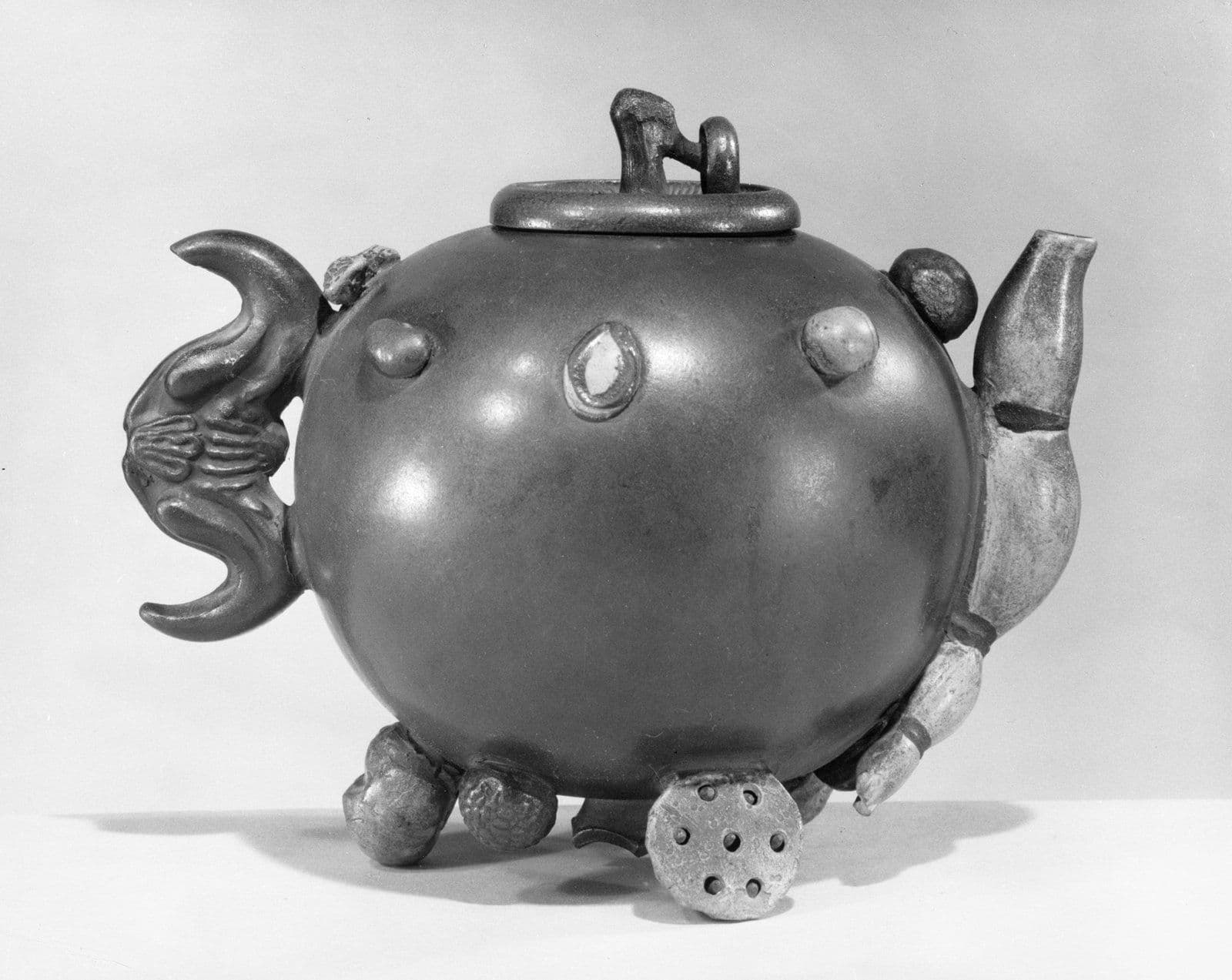 Yixing Teapots: A Collector's Guide to Zisha Stoneware — undefined article, Kiln & Ink Journal