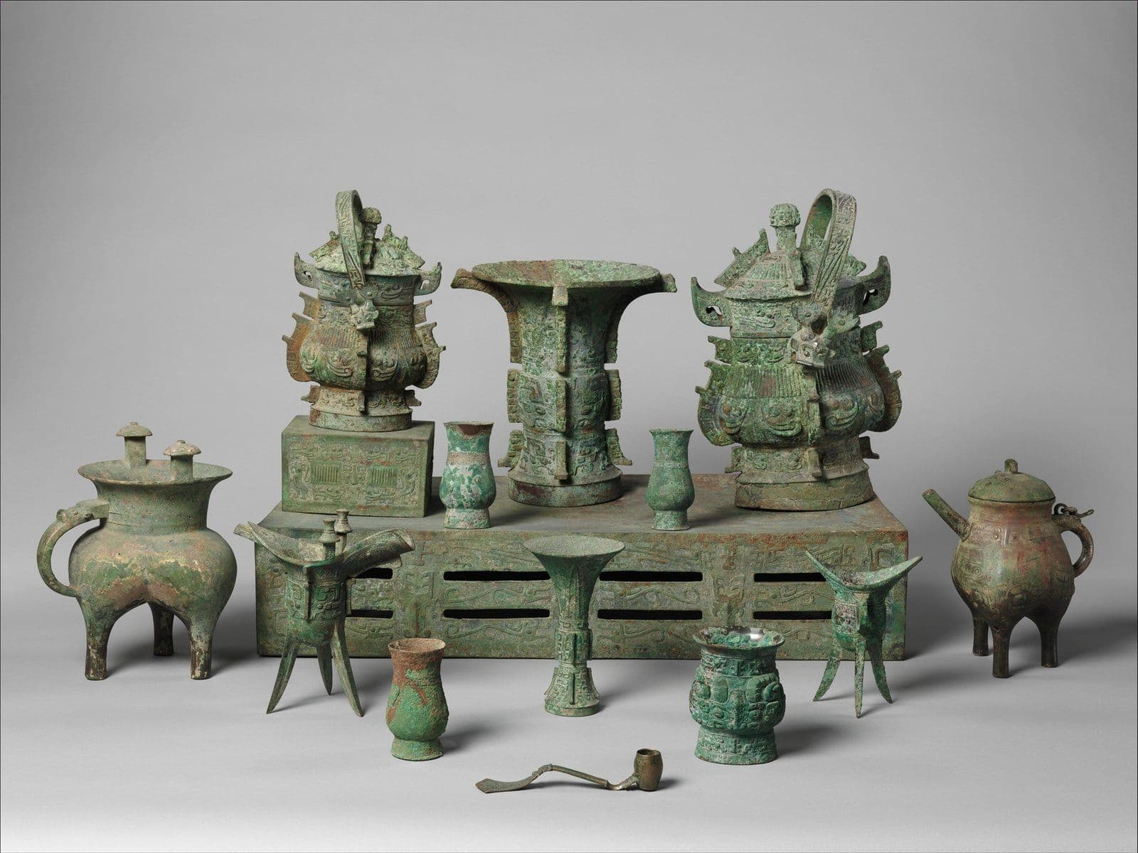 Chinese Bronze Vessels: Shapes, Inscriptions and Fakes — undefined article, Kiln & Ink Journal